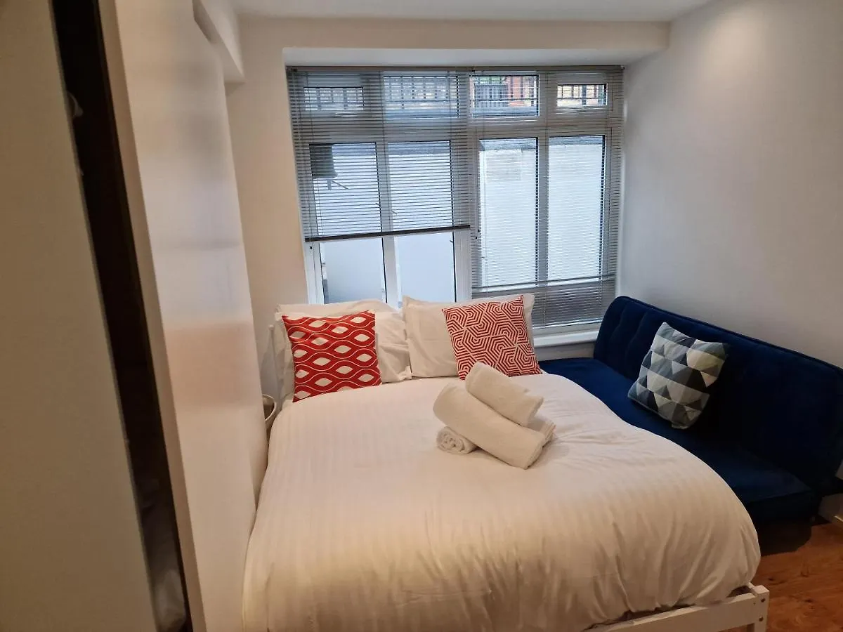 Lovely 1-Bed Apartment In London