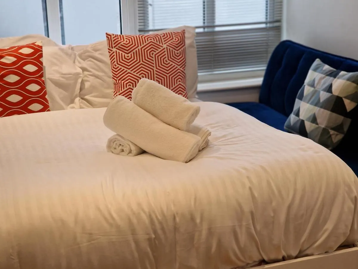Lovely 1-Bed Apartment In London