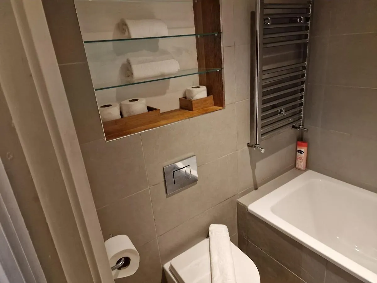 Lovely 1-Bed Apartment In London United Kingdom