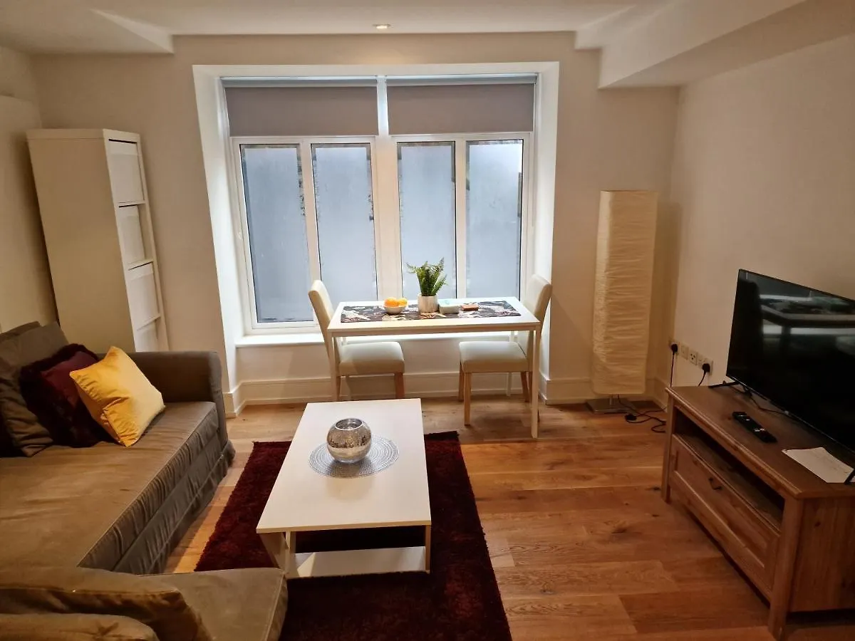 Lovely 1-Bed Apartment In London
