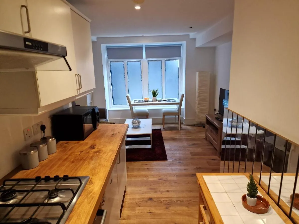 Lovely 1-Bed Apartment In London 0*,  United Kingdom
